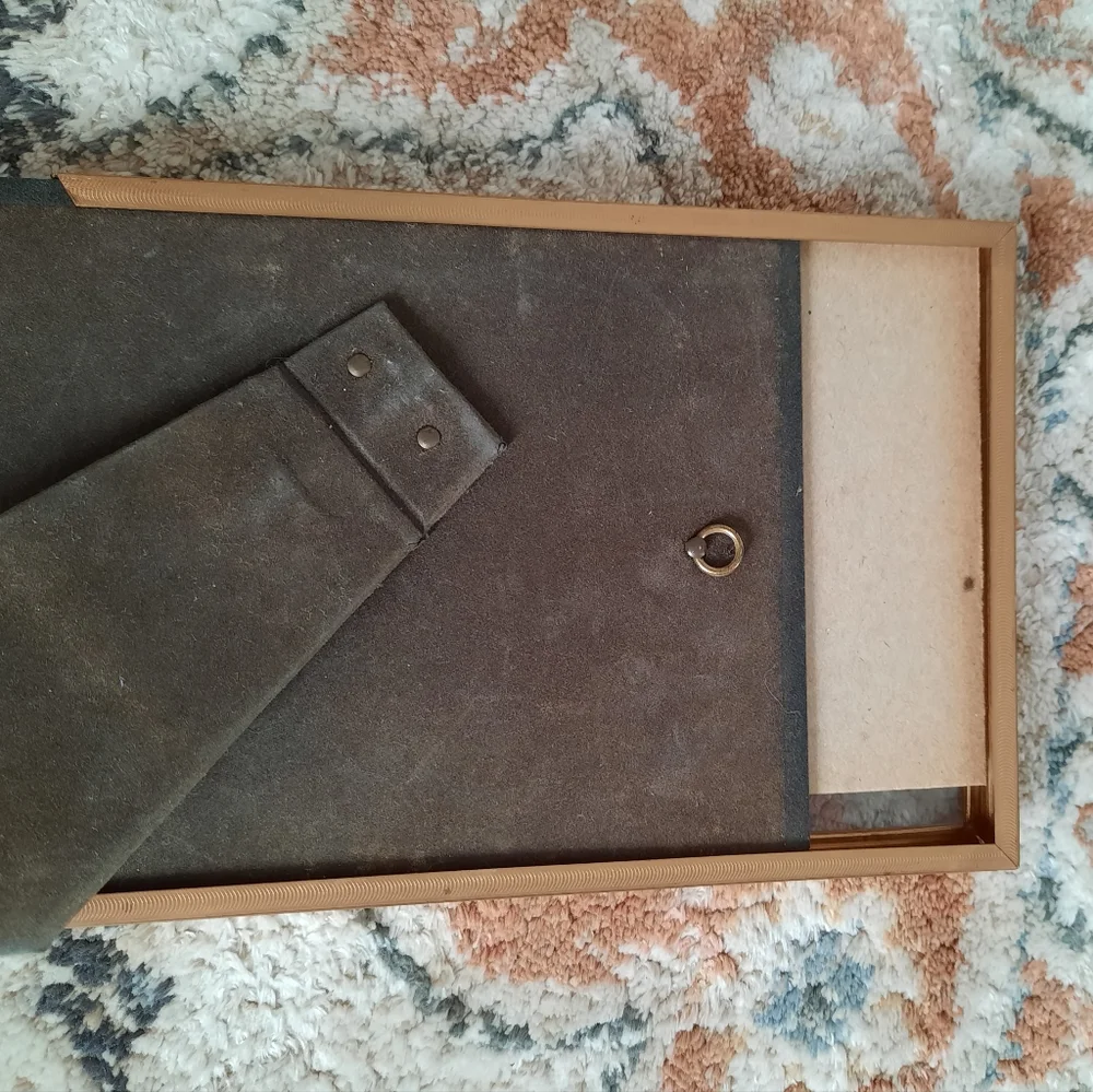 Vintage gold tone small metal picture frame